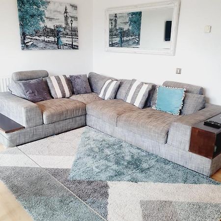 Luxury Canary Wharf Apartment With Free Parking Londra Esterno foto