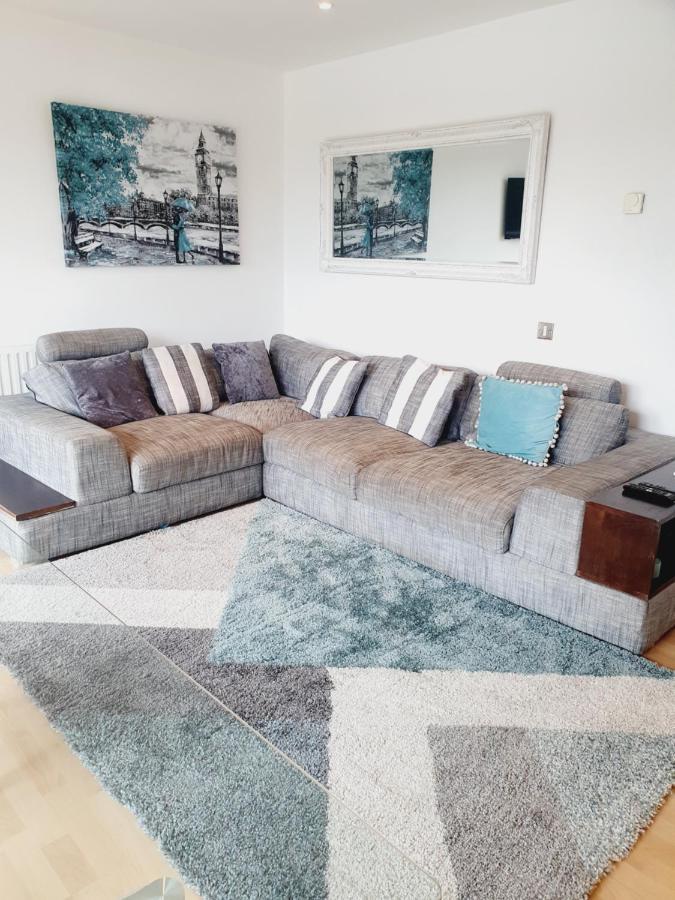 Luxury Canary Wharf Apartment With Free Parking Londra Esterno foto
