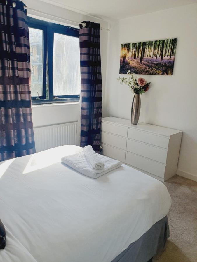 Luxury Canary Wharf Apartment With Free Parking Londra Esterno foto