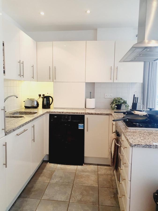 Luxury Canary Wharf Apartment With Free Parking Londra Esterno foto