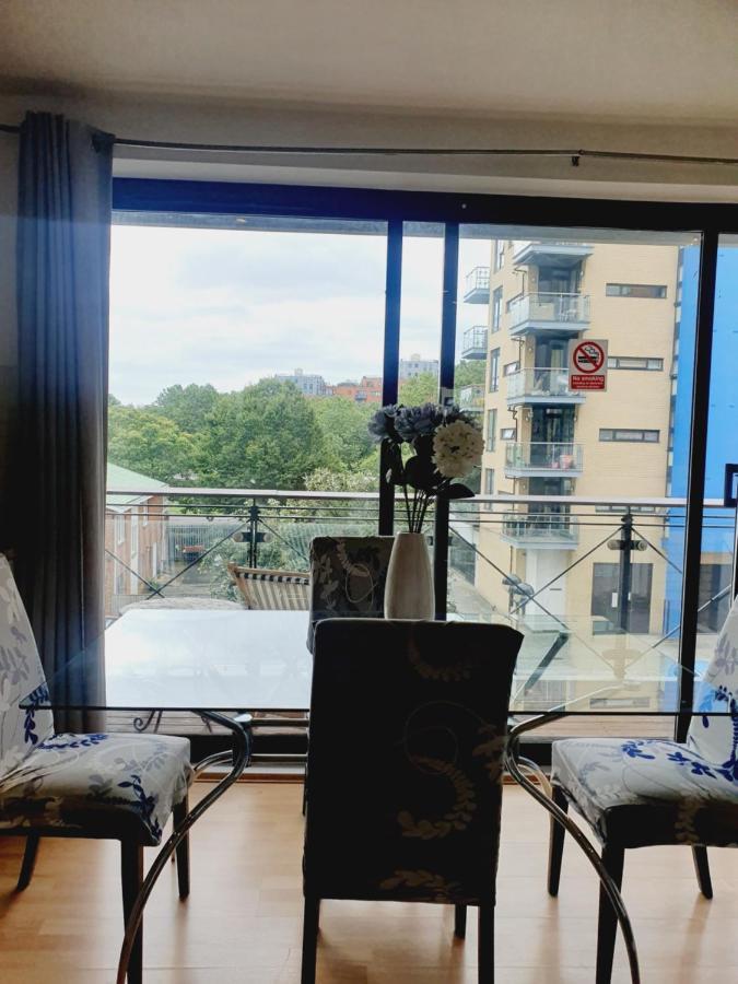 Luxury Canary Wharf Apartment With Free Parking Londra Esterno foto