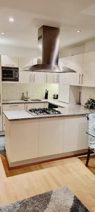 Luxury Canary Wharf Apartment With Free Parking Londra Esterno foto